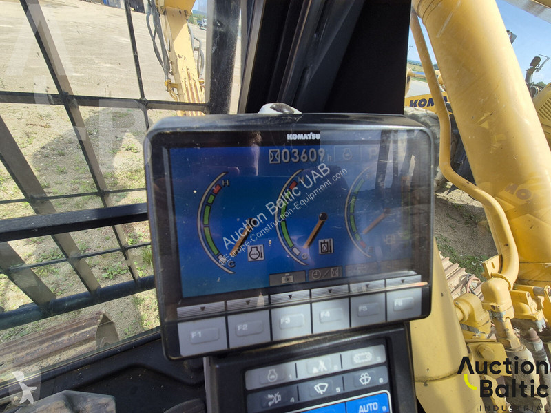 جرافة Komatsu HD-8