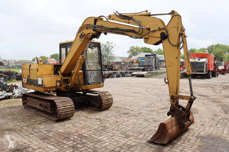Rýpadlo Caterpillar E70B