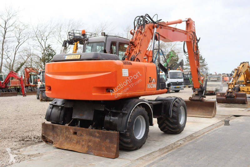 Rýpadlo Hitachi