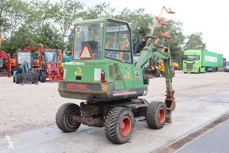 جرافة Neuson 3800 WD