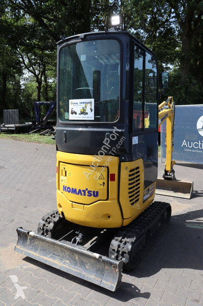 جرافة Komatsu PC16R-3HS