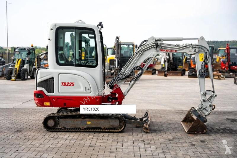 Rýpadlo Takeuchi TB225