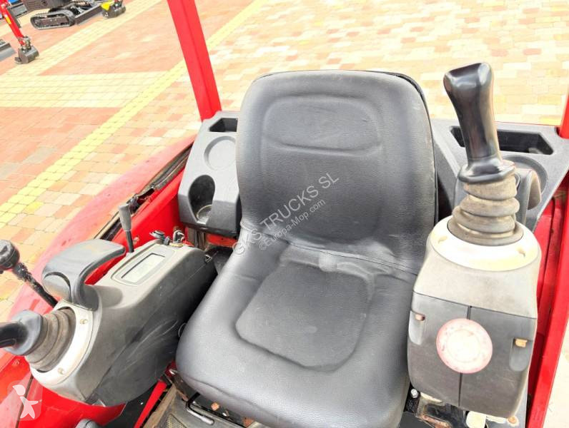 Lopatový nakládač JCB