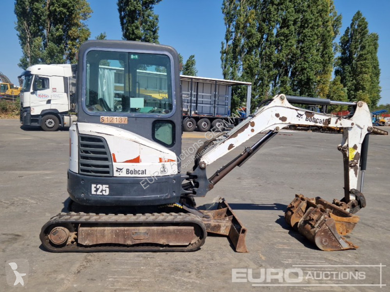 Rýpadlo Bobcat E25