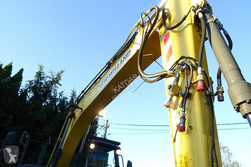 Lopatový nakládač New Holland WE150B Pro
