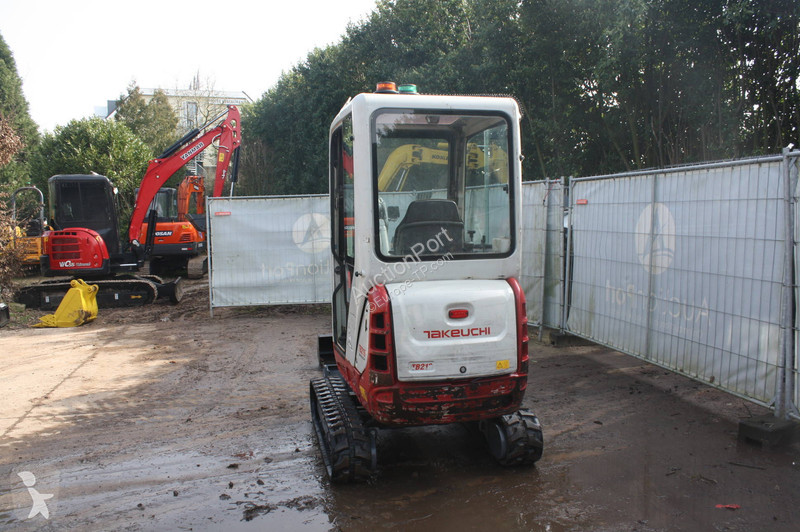 Rýpadlo Takeuchi TB216