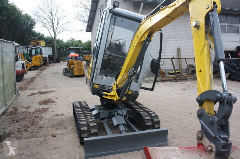 جرافة Neuson ET24 VDS
