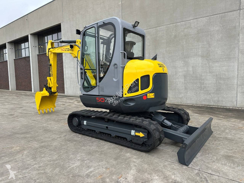 جرافة Neuson 50Z3