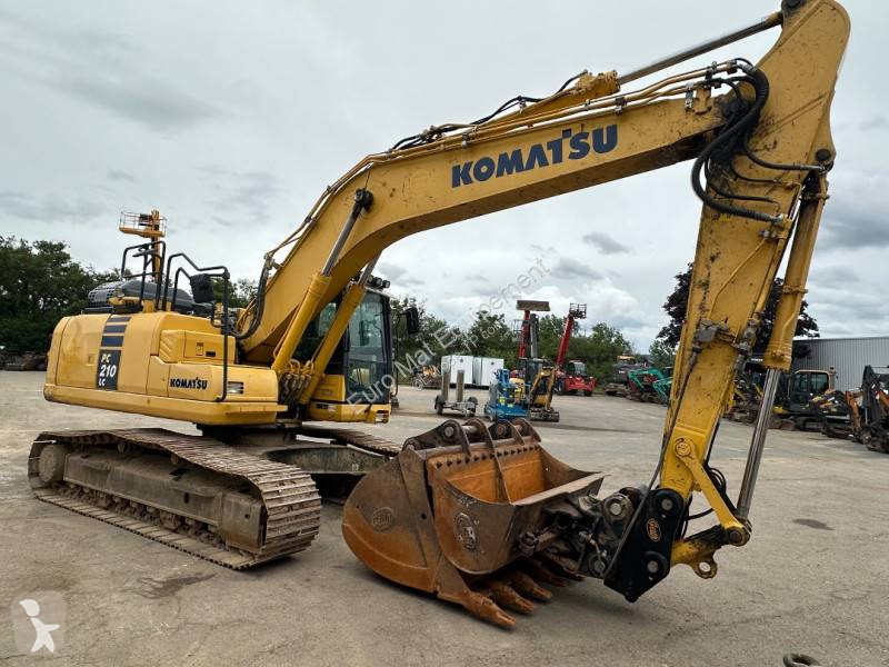 جرافة Komatsu PC210LC-11