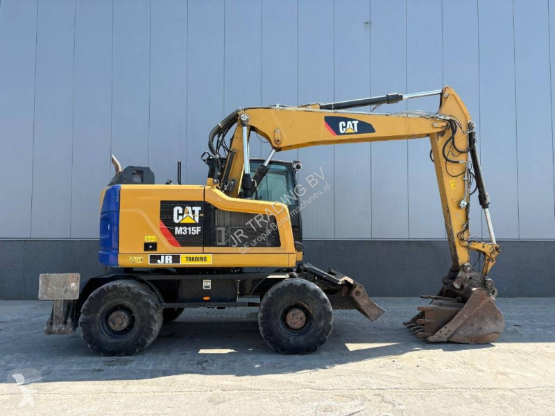جرافة Caterpillar F