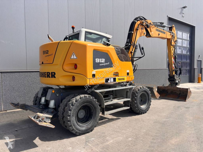 Rýpadlo Liebherr Compact (3 Buckets + Forks)