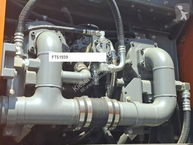 جرافة Hitachi ZX690LCH-7