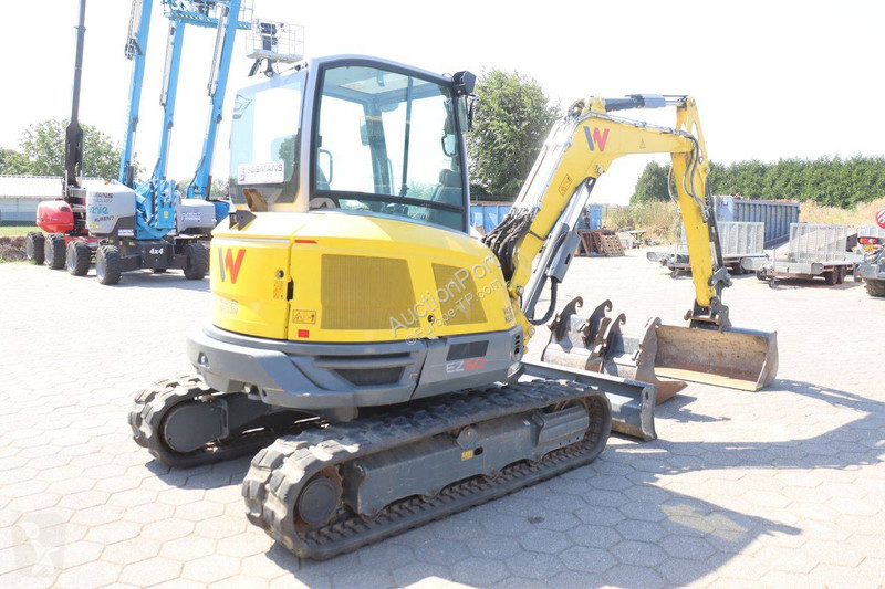 Lopatový nakládač Neuson EZ50