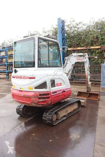 جرافة Takeuchi 0