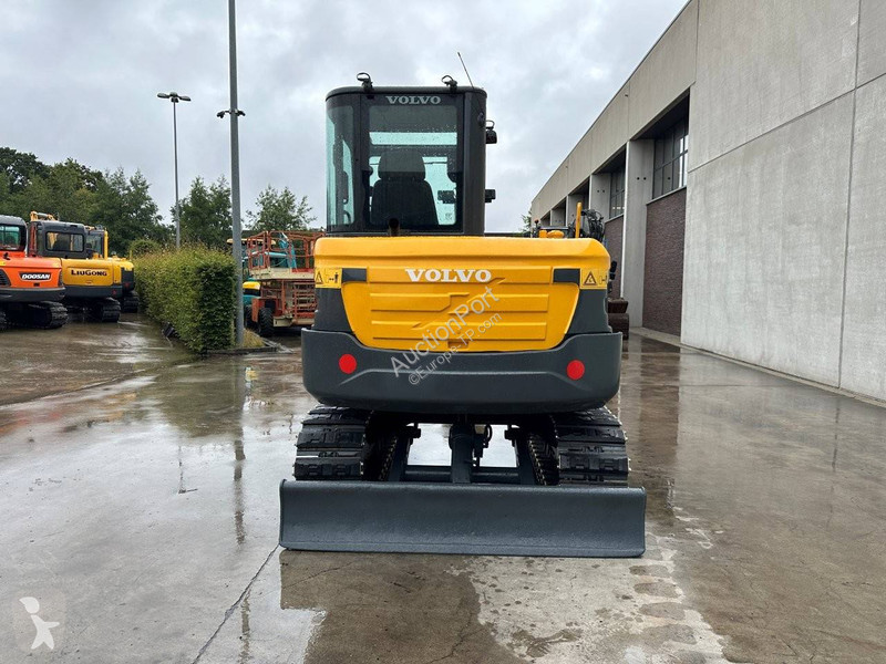Excavadora Volvo EC60C