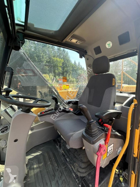 Pelle Volvo EW180