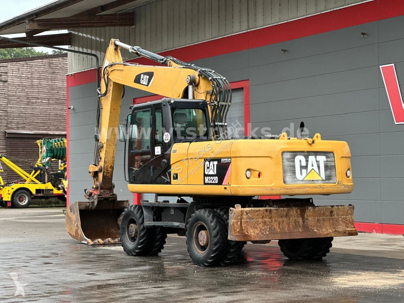 Caterpillar D 4x4 inkl. Löffel 2011 129kW ink....