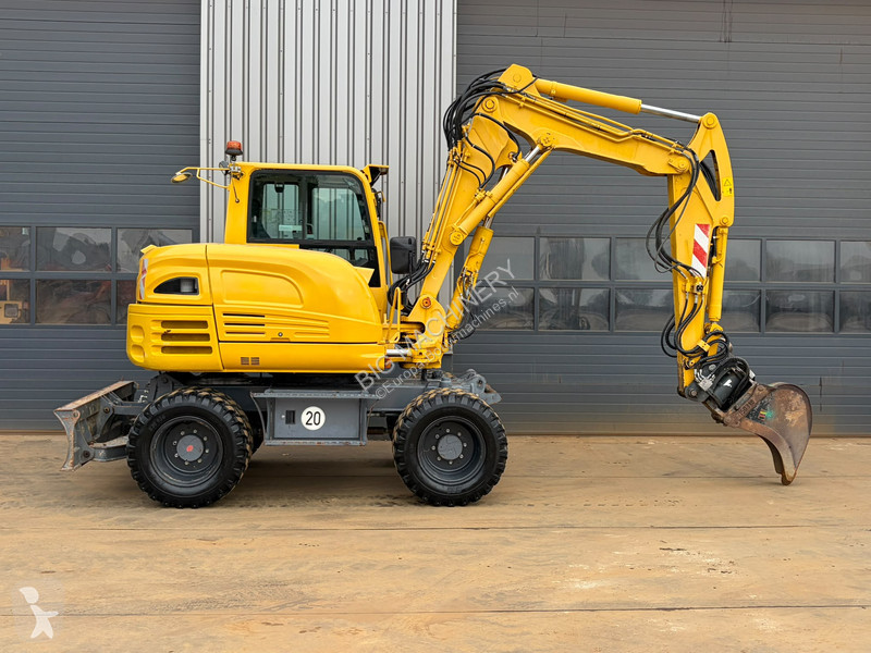 Excavadora Takeuchi TB295W-1
