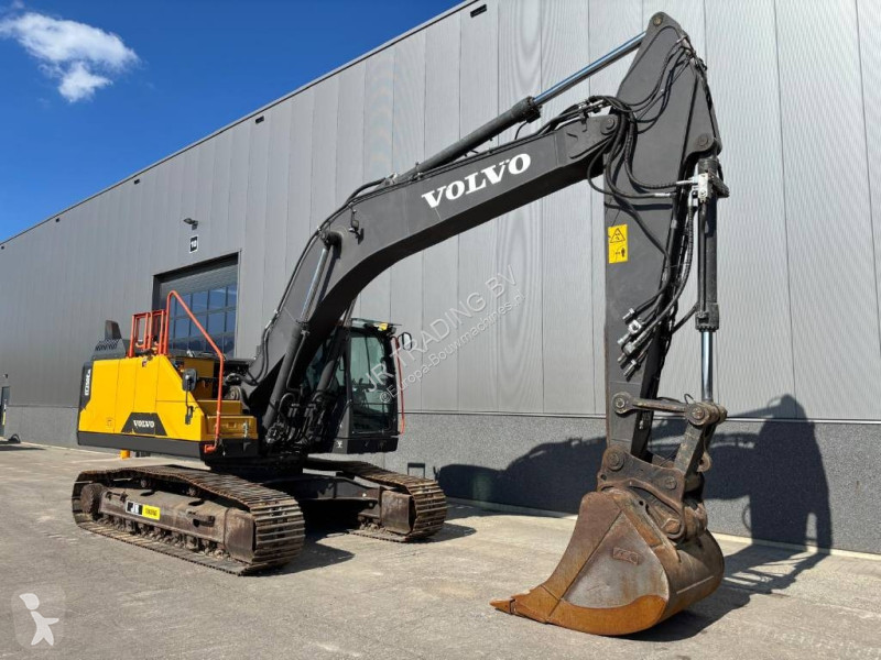 Excavadora Volvo 250 ENL (Two Buckets)