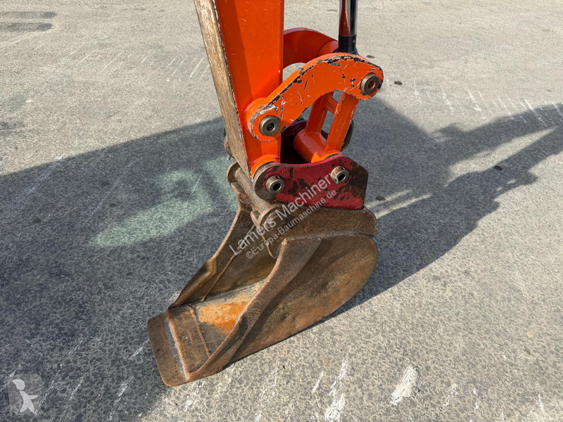 Excavadora Hitachi ZX33U-6 .