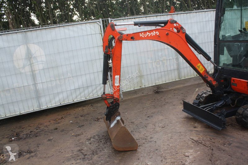 Багер Kubota