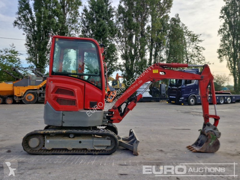 Багер Volvo ECR25D