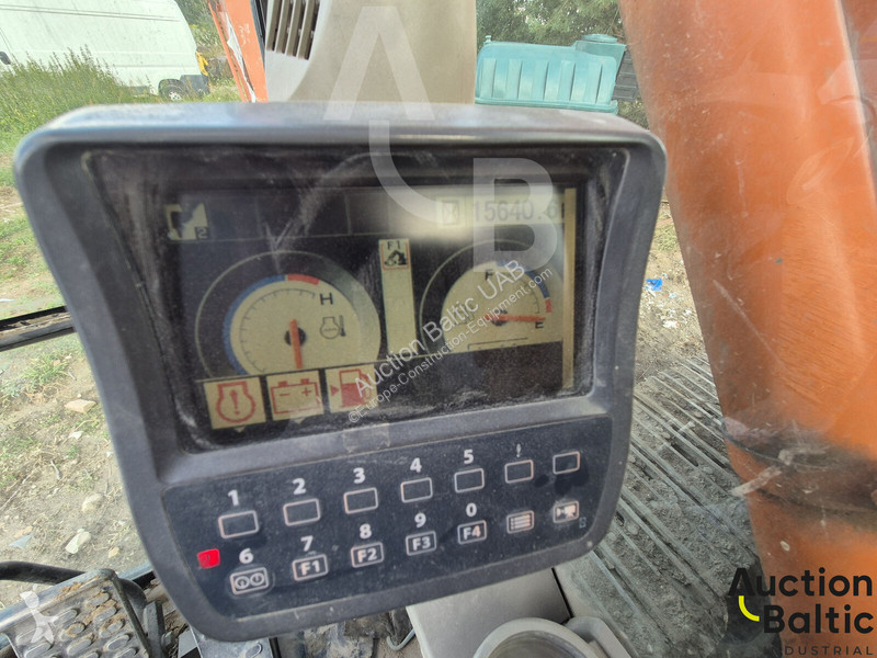 Багер Hitachi 225UsLC-3