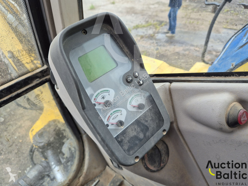 Pelle New Holland 36