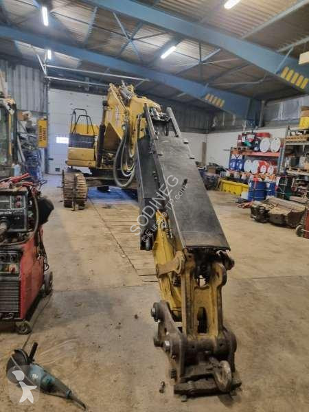 Excavadora Caterpillar  323