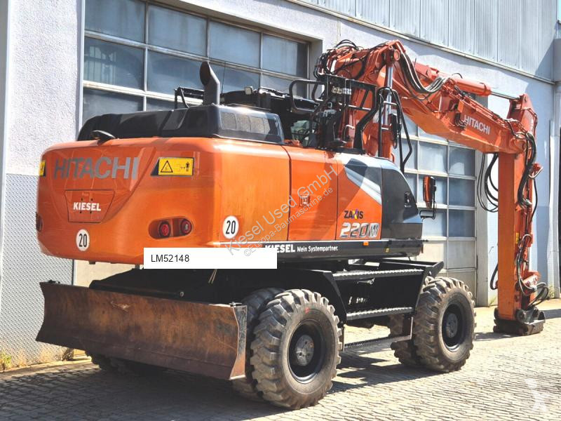 Екскаватор Hitachi ZX220W-7