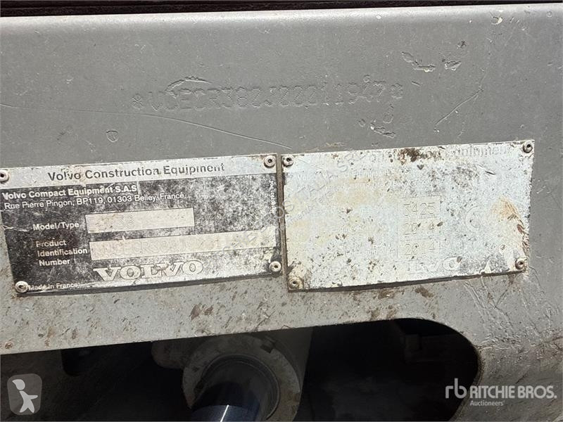 Екскаватор Volvo