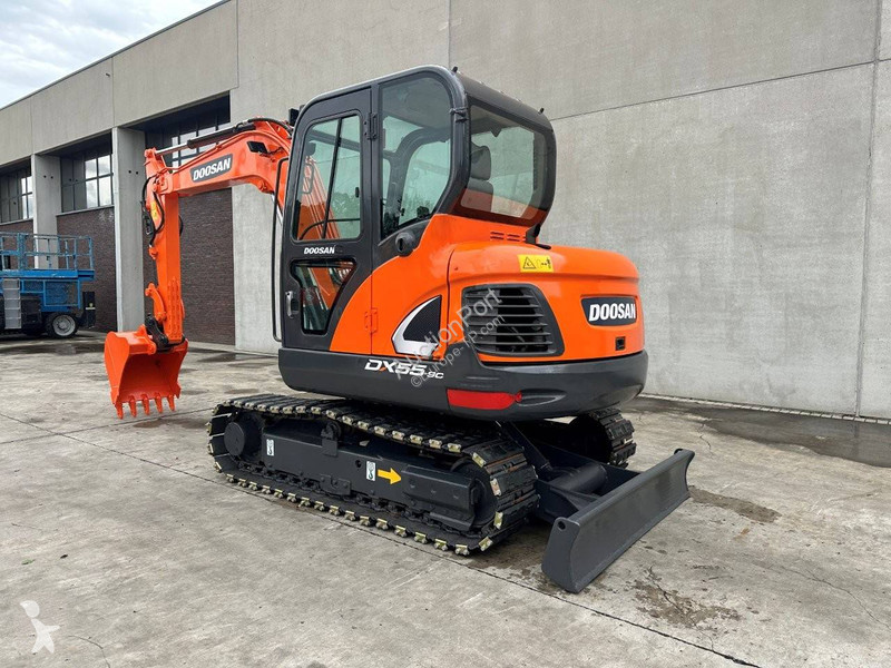 Escavadora Doosan 9C