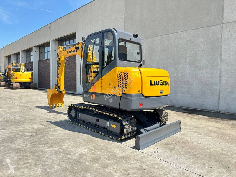 Escavadora LiuGong CLG906E