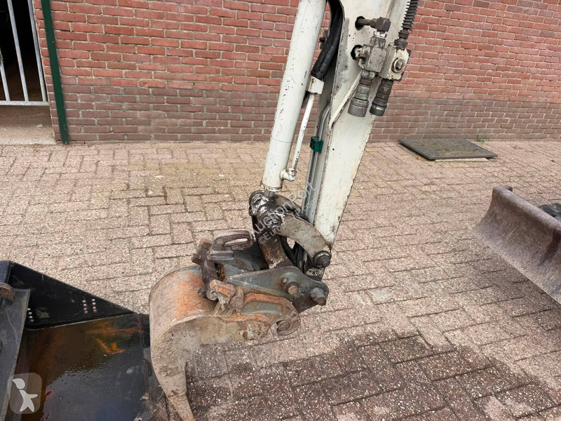 Takeuchi  excavator
