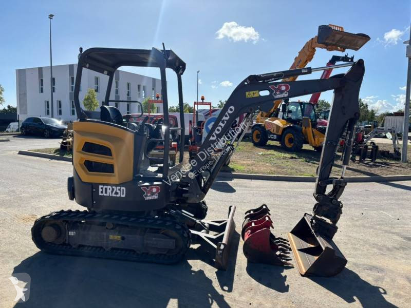 Escavadora Volvo ECR25D