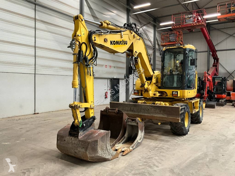 Экскаватор Komatsu MR8