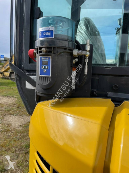 Escavadora Komatsu MR5