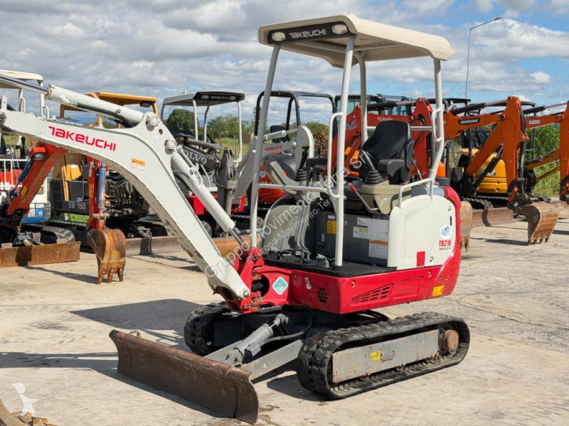 Экскаватор Takeuchi TB216