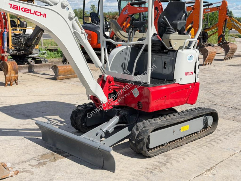 Экскаватор Takeuchi TB217R