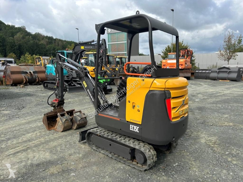جرافة Volvo EC 15 C