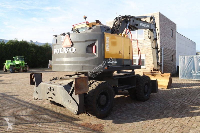 جرافة Volvo EWR150E
