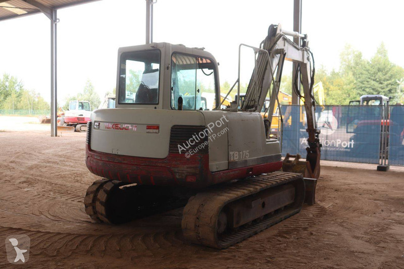 جرافة Takeuchi