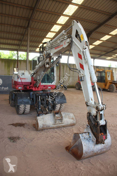 جرافة Takeuchi TB295W