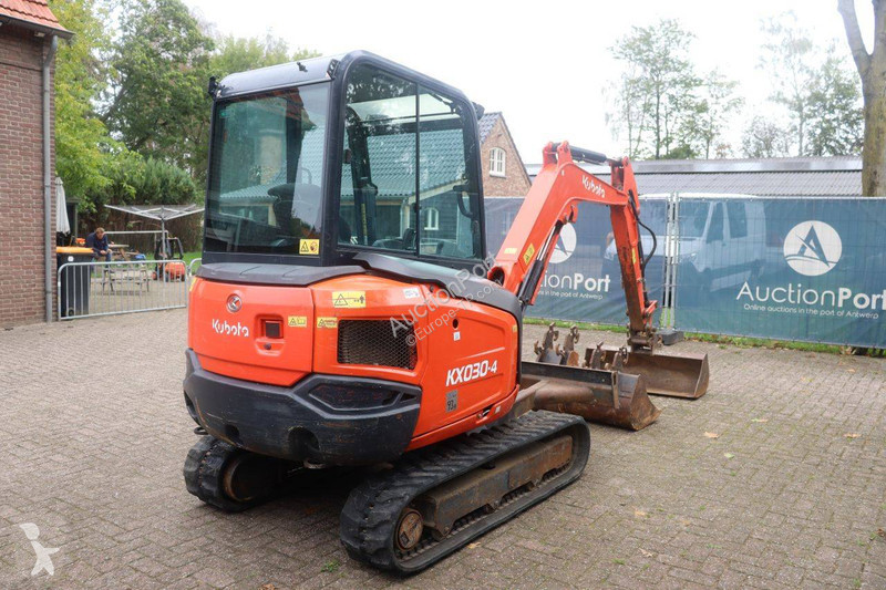 Excavadora Kubota KX030-4