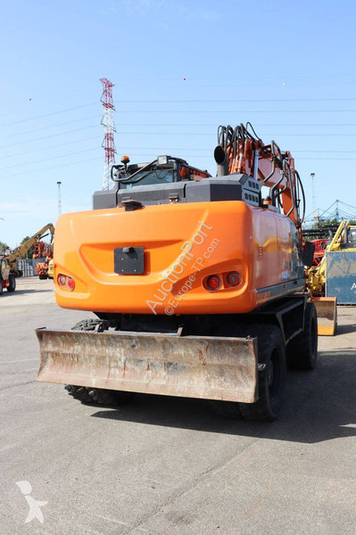 جرافة Hitachi ZX140W-6