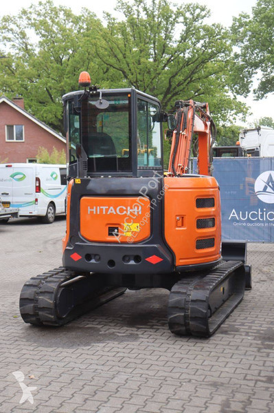 جرافة Hitachi ZX55U6