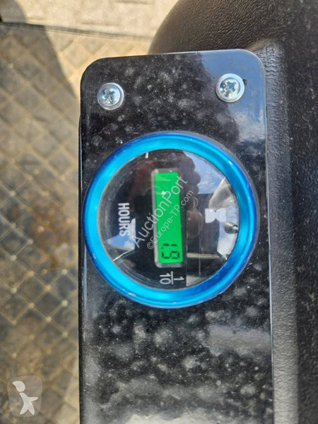 جرافة Nuoman NM-E12
