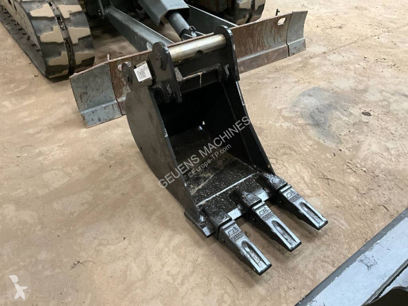 جرافة Neuson ET 18