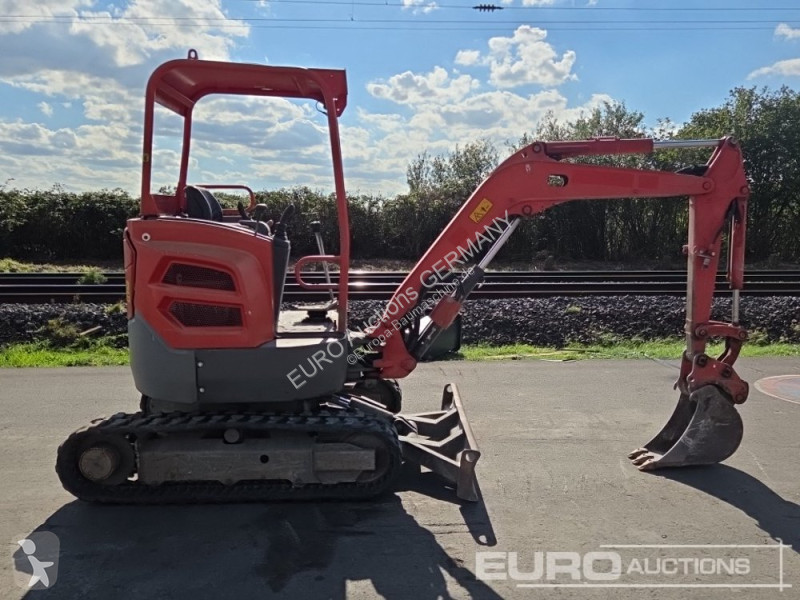 جرافة Volvo ECR25D