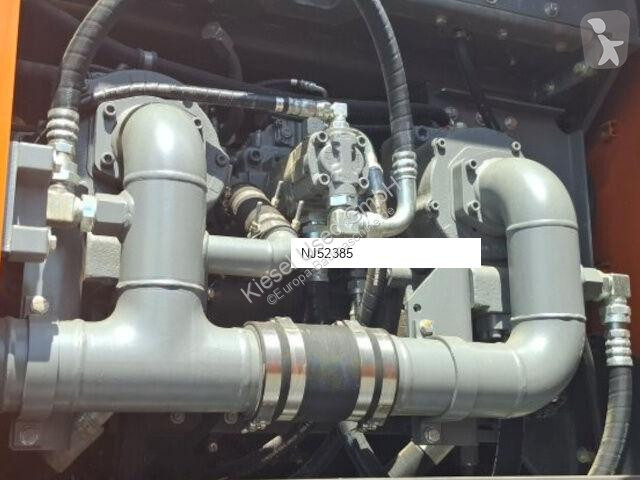 جرافة Hitachi ZX690LCH-7